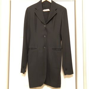 Wool Dolce & Gabbana blazer. 36 in from top to bottom. 28/42. Fits US small